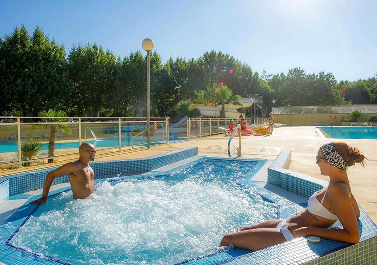 Mobilhome Climatise 3Ch 6P Dans Parc Des 7 Fonts Агде Екстериор снимка
